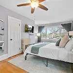 Lyndale Pleasant Getaway